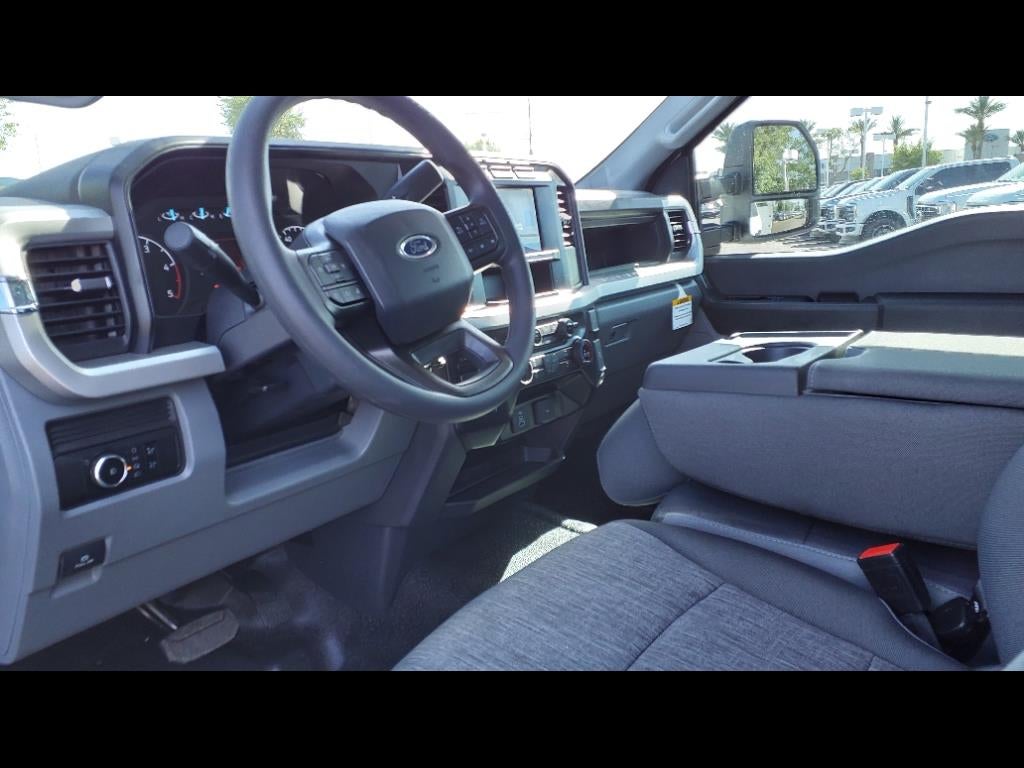 2024 Ford Chassis Cab F-550® XL