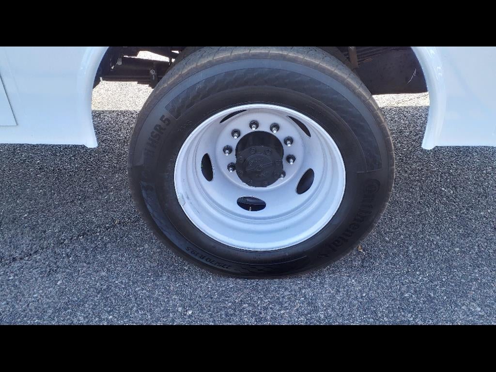 2024 Ford Chassis Cab F-550® XL