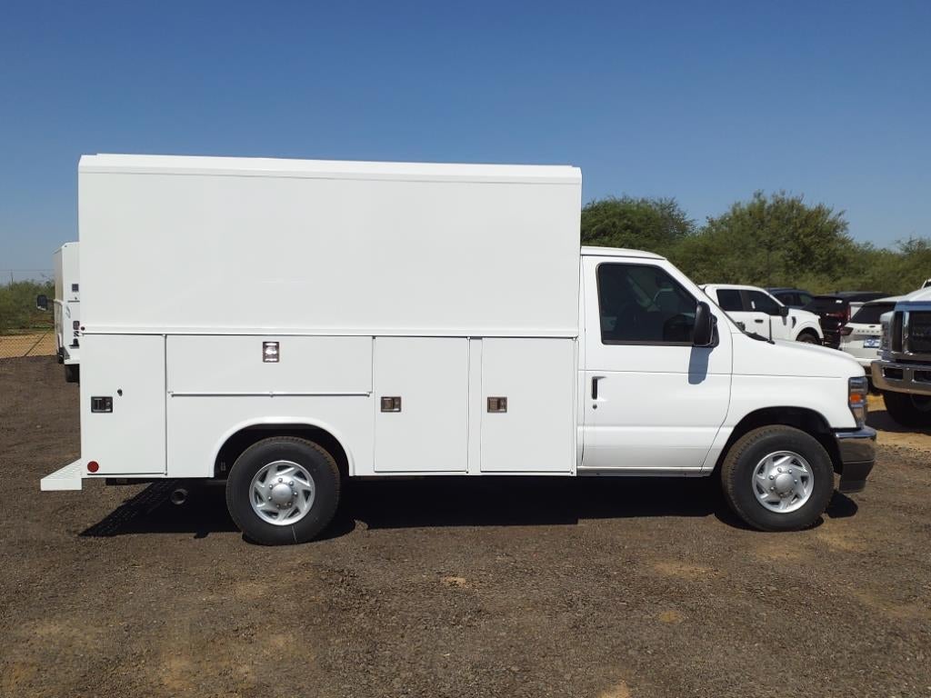 2025 Ford Econoline Cutaway E-350 SRW