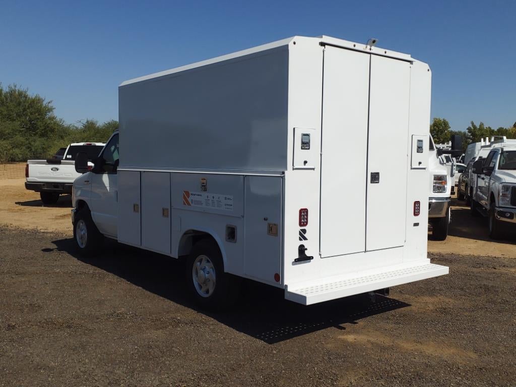 2025 Ford Econoline Cutaway E-350 SRW