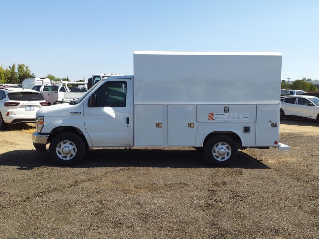 2025 Ford Econoline Cutaway E-350 SRW