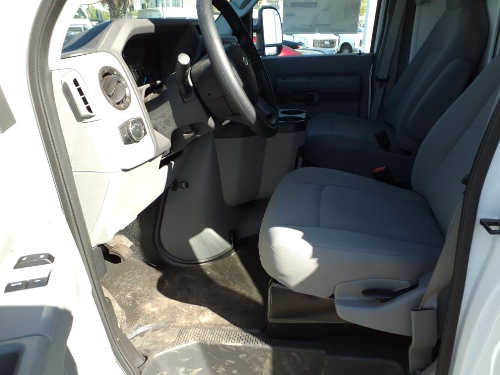 2025 Ford Econoline Cutaway E-350 SRW