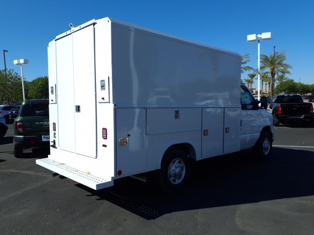 2025 Ford Econoline Cutaway E-350 SRW