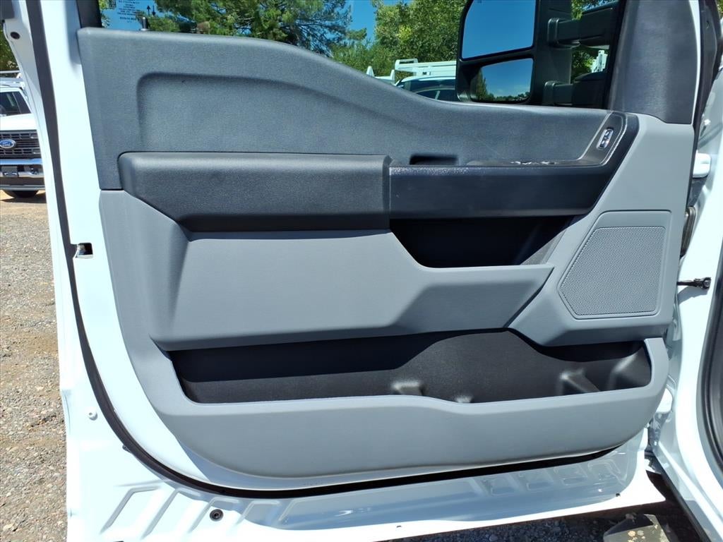 2025 Ford F-350 Super Duty XL