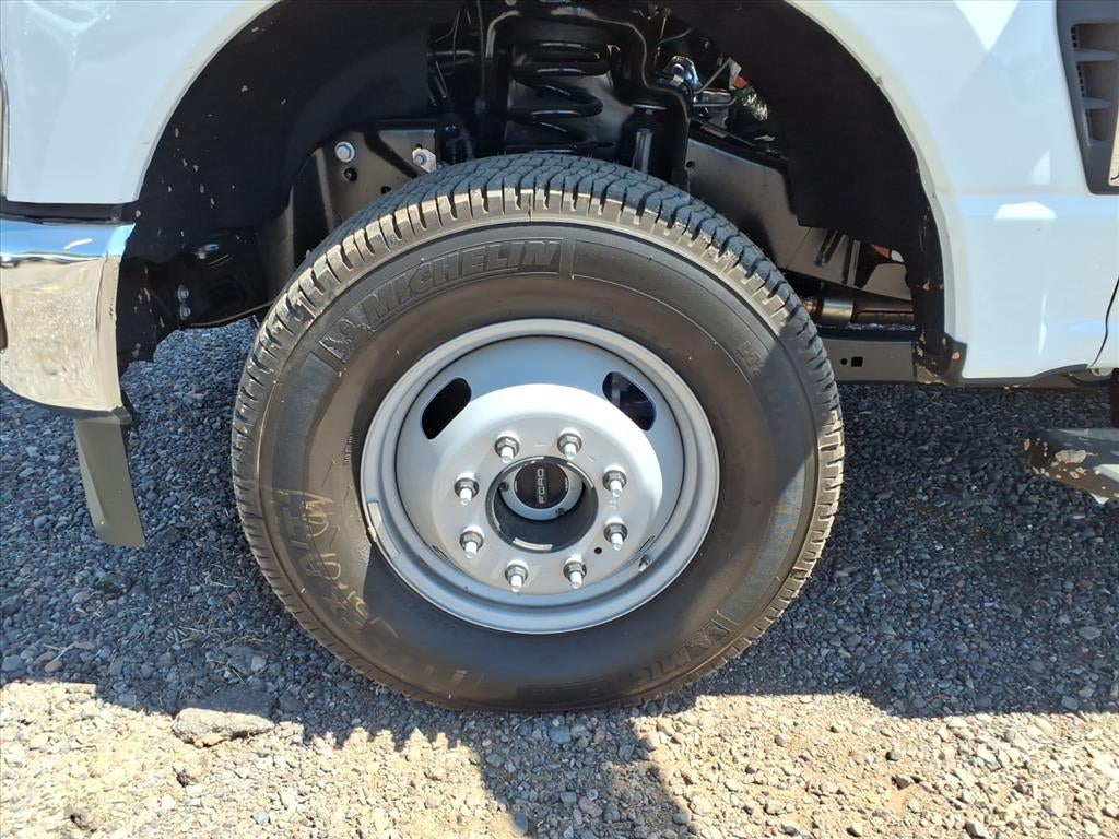 2025 Ford F-350 Super Duty XL