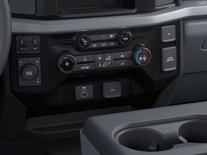 2026 Ford SUPER DUTY F-550 XL 4WD CREW CAB 203 WB 8