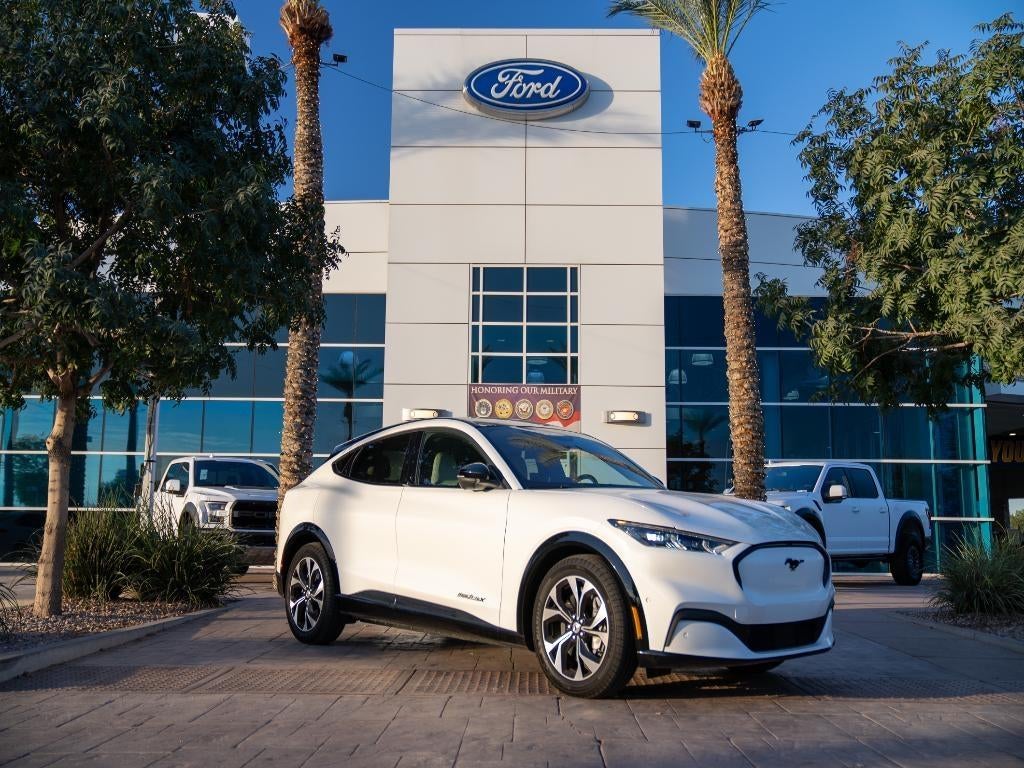 2025 Ford SUPER DUTY F-550 DRW XL 4WD SUPERCAB 192 WB 8