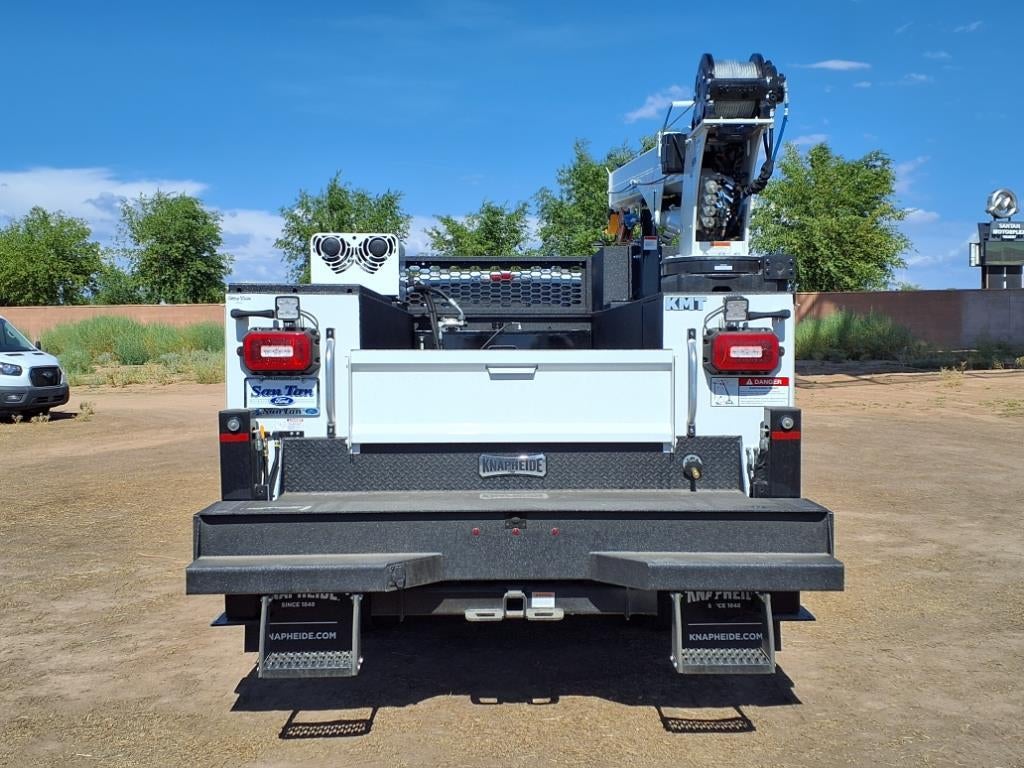 2025 Ford SUPER DUTY F-550 DRW XL 4WD SUPERCAB 192 WB 8