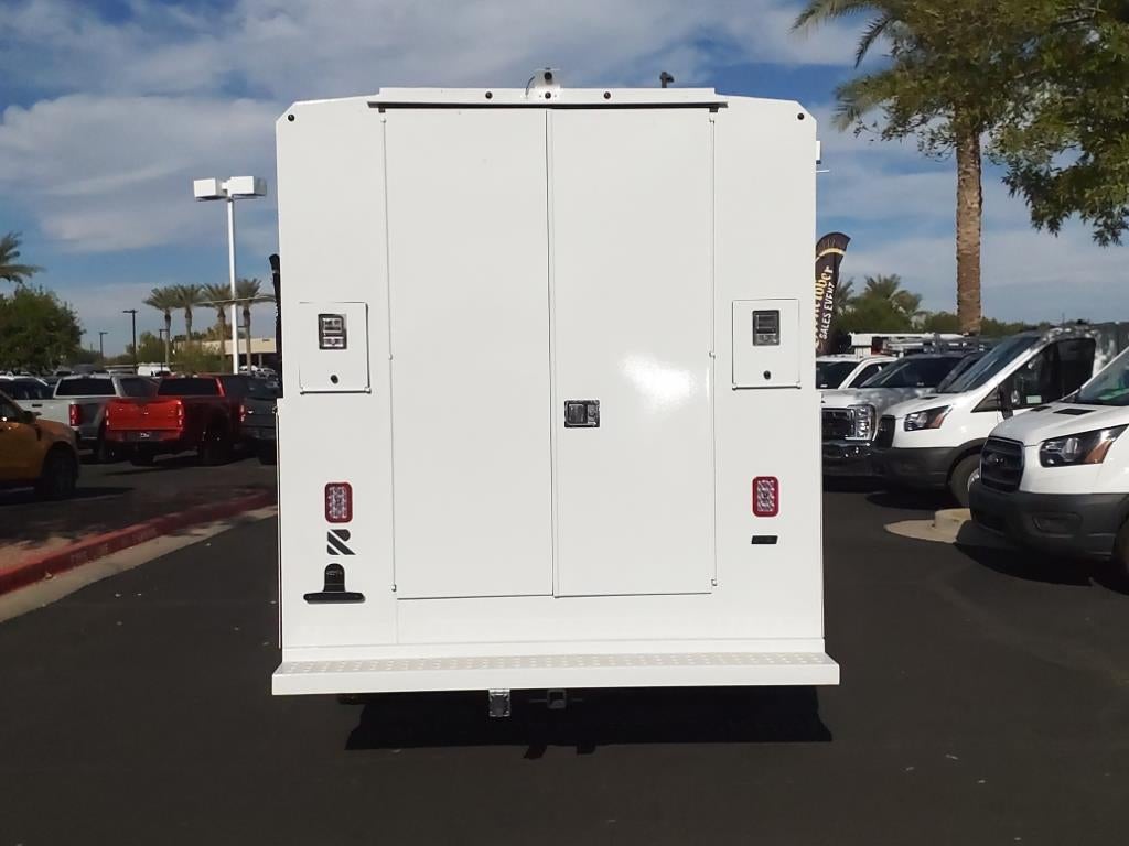 2025 Ford E-350 Super Duty XL Cutaway