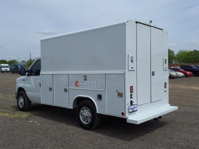 2025 Ford E-350 Super Duty XL Cutaway