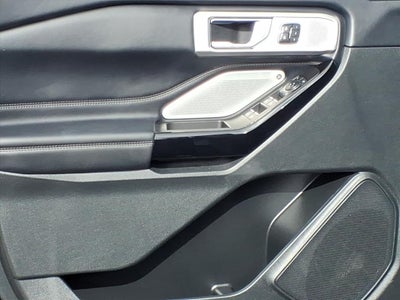 2023 Ford Explorer Hybrid Platinum