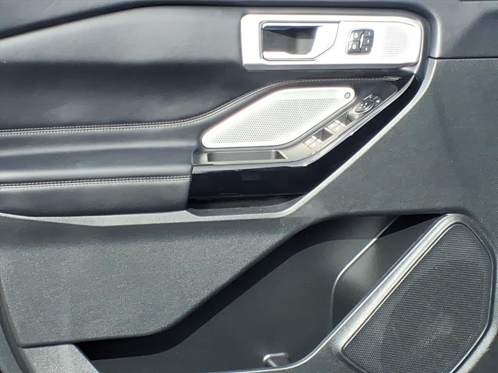 2023 Ford Explorer Hybrid Platinum