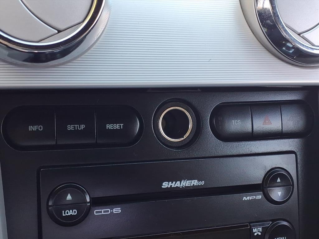 2006 Ford Mustang GT Deluxe