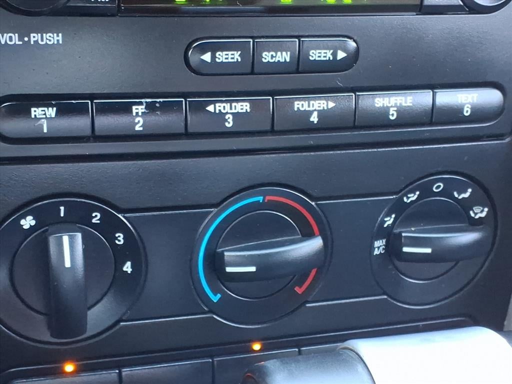 2006 Ford Mustang GT Deluxe