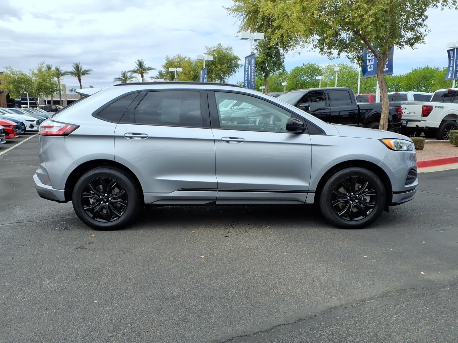 2022 Ford Edge SE