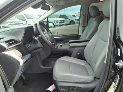 2022 Toyota Sienna XLE 7-Passenger
