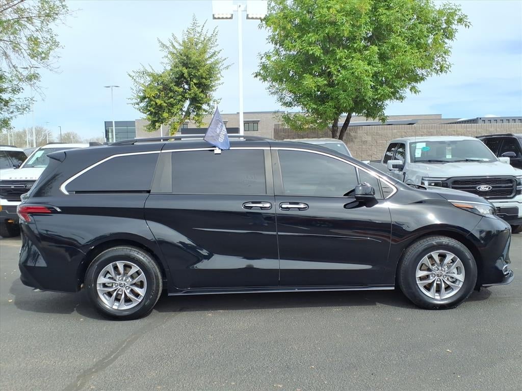 2022 Toyota Sienna XLE 7-Passenger