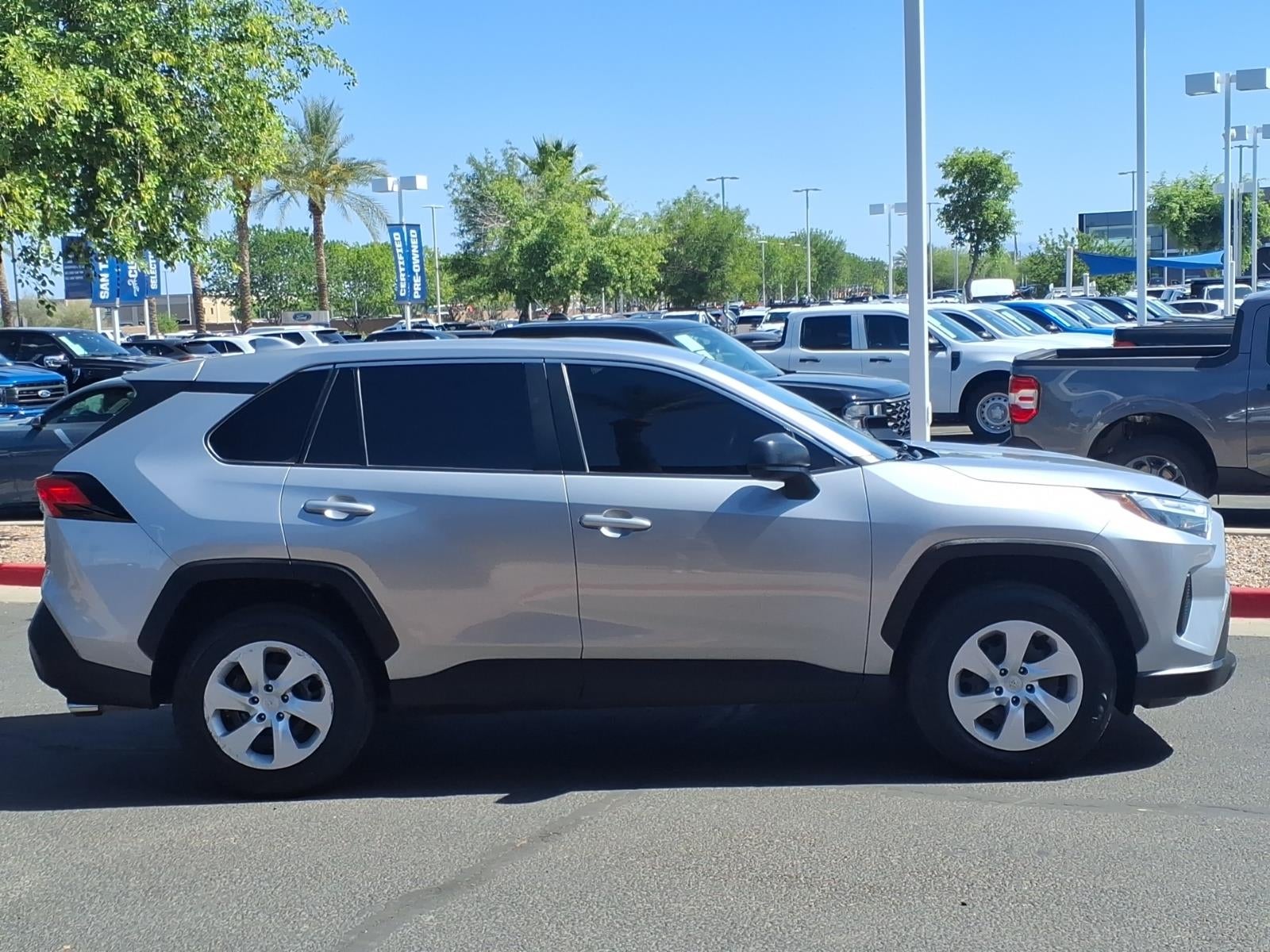2023 Toyota RAV4 LE